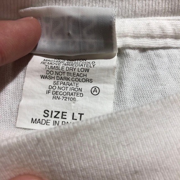 VINTAGE 1978 TREND BASICS GARFIELD KISS ME I’M IRISH ALL OVER PRINT T-SHIRT - Picture 6 of 7